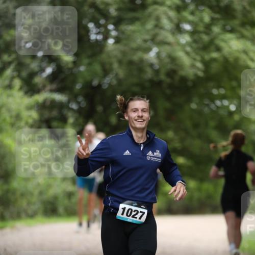 30.08.2026 - Elbe Triathlon Hamburg Antke Förster http://msf.ph/oto/10101212 30.08.2026 11:13:36 Laufen 1027 meine-sportfotos.de