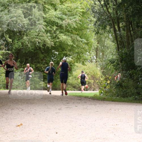30.08.2026 - Elbe Triathlon Hamburg Antke Förster http://msf.ph/oto/10101215 30.08.2026 11:16:57 Laufen 785, 828 meine-sportfotos.de