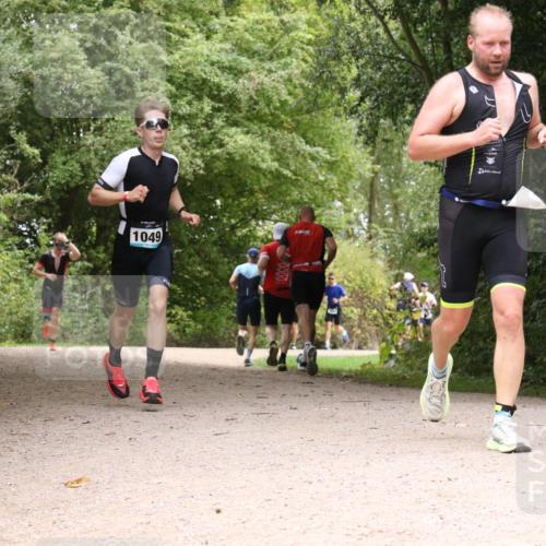30.08.2026 - Elbe Triathlon Hamburg Antke Förster http://msf.ph/oto/10101235 30.08.2026 11:17:08 Laufen 1049 meine-sportfotos.de