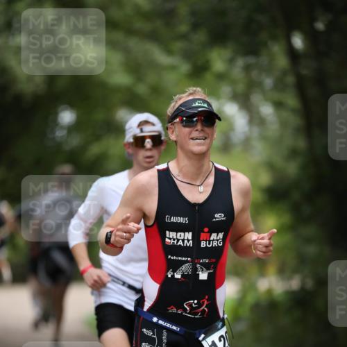 30.08.2026 - Elbe Triathlon Hamburg Antke Förster http://msf.ph/oto/10101238 30.08.2026 11:13:55 Laufen 12 meine-sportfotos.de