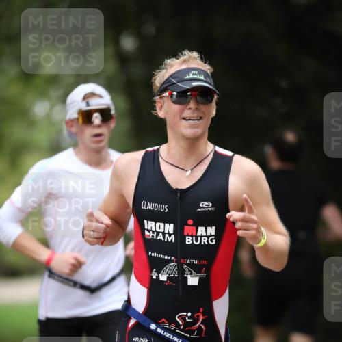 30.08.2026 - Elbe Triathlon Hamburg Antke Förster http://msf.ph/oto/10101240 30.08.2026 11:13:56 Laufen 560, 12 meine-sportfotos.de