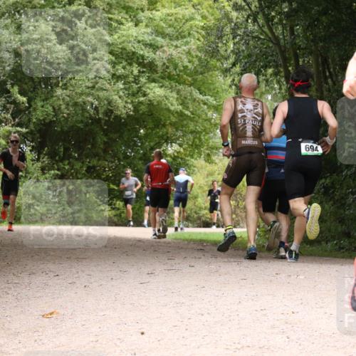 30.08.2026 - Elbe Triathlon Hamburg Antke Förster http://msf.ph/oto/10101243 30.08.2026 11:17:10 Laufen 694, 1049 meine-sportfotos.de
