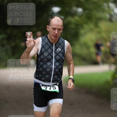 30.08.2026 - Elbe Triathlon Hamburg Antke Förster http://msf.ph/oto/10101256 30.08.2026 11:14:07 Laufen 775 meine-sportfotos.de