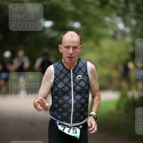 30.08.2026 - Elbe Triathlon Hamburg Antke Förster http://msf.ph/oto/10101258 30.08.2026 11:14:08 Laufen 775 meine-sportfotos.de