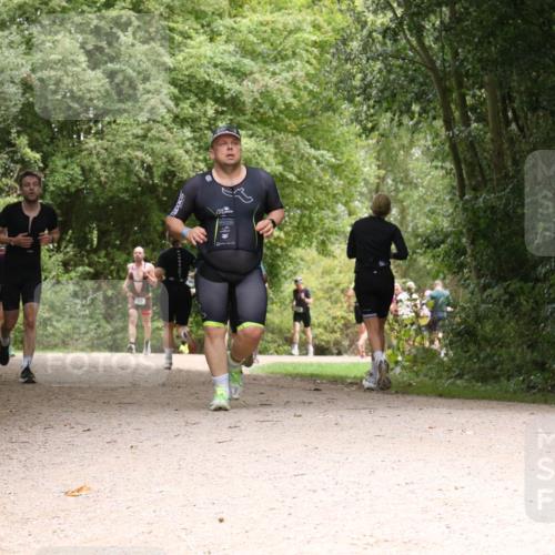 30.08.2026 - Elbe Triathlon Hamburg Antke Förster http://msf.ph/oto/10101265 30.08.2026 11:17:38 Laufen 960 meine-sportfotos.de