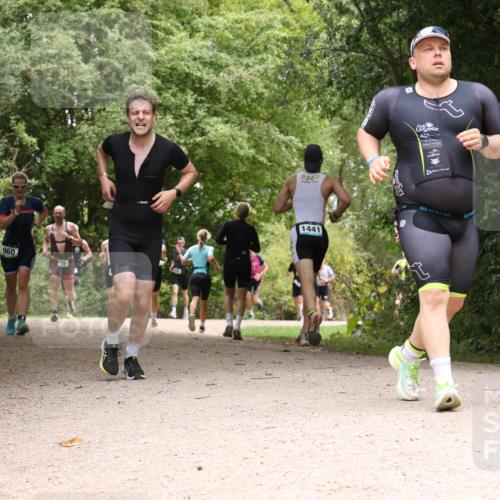 30.08.2026 - Elbe Triathlon Hamburg Antke Förster http://msf.ph/oto/10101269 30.08.2026 11:17:40 Laufen 960, 1441 meine-sportfotos.de