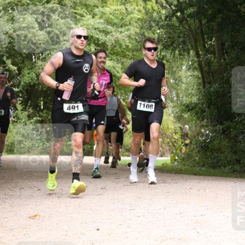 30.08.2026 - Elbe Triathlon Hamburg Antke Förster http://msf.ph/oto/10101295 30.08.2026 11:17:50 Laufen 429, 491, 1108 meine-sportfotos.de