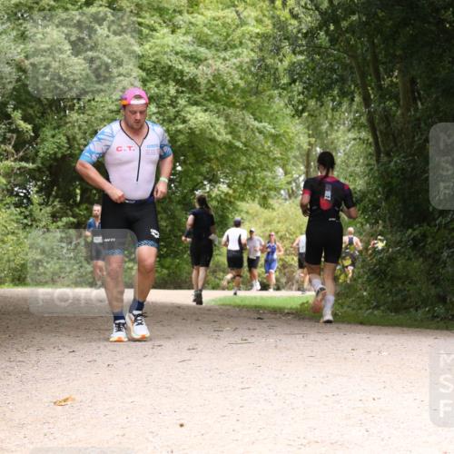 30.08.2026 - Elbe Triathlon Hamburg Antke Förster http://msf.ph/oto/10101301 30.08.2026 11:17:58 Laufen 1013 meine-sportfotos.de