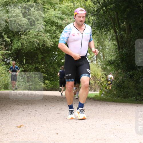 30.08.2026 - Elbe Triathlon Hamburg Antke Förster http://msf.ph/oto/10101303 30.08.2026 11:18:00 Laufen 1013 meine-sportfotos.de