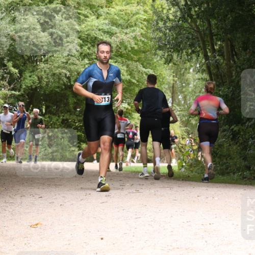 30.08.2026 - Elbe Triathlon Hamburg Antke Förster http://msf.ph/oto/10101313 30.08.2026 11:18:07 Laufen 13, 1253 meine-sportfotos.de