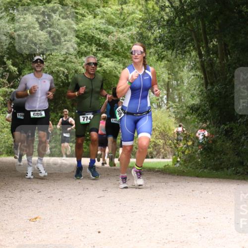 30.08.2026 - Elbe Triathlon Hamburg Antke Förster http://msf.ph/oto/10101325 30.08.2026 11:18:13 Laufen 109, 686, 774, 1452 meine-sportfotos.de