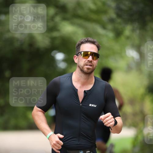 30.08.2026 - Elbe Triathlon Hamburg Antke Förster http://msf.ph/oto/10101330 30.08.2026 11:14:59 Laufen 2, 441 meine-sportfotos.de
