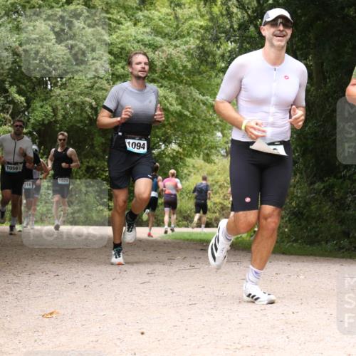 30.08.2026 - Elbe Triathlon Hamburg Antke Förster http://msf.ph/oto/10101333 30.08.2026 11:18:16 Laufen 1059, 216, 1029, 1094 meine-sportfotos.de