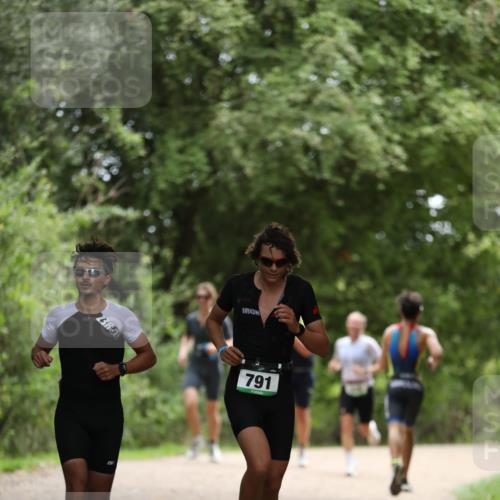 30.08.2026 - Elbe Triathlon Hamburg Antke Förster http://msf.ph/oto/10101336 30.08.2026 11:15:03 Laufen 3, 791 meine-sportfotos.de