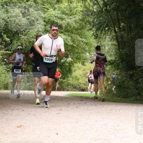 30.08.2026 - Elbe Triathlon Hamburg Antke Förster http://msf.ph/oto/10101343 30.08.2026 11:18:19 Laufen 808, 1059 meine-sportfotos.de