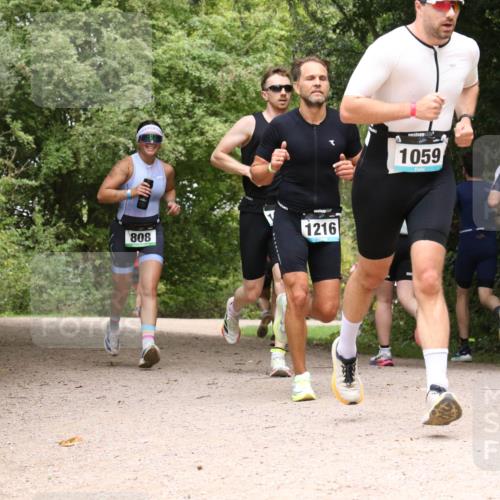 30.08.2026 - Elbe Triathlon Hamburg Antke Förster http://msf.ph/oto/10101347 30.08.2026 11:18:21 Laufen 808, 1216, 41, 1059 meine-sportfotos.de