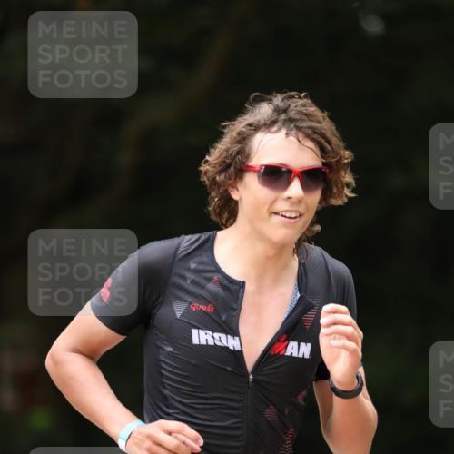 30.08.2026 - Elbe Triathlon Hamburg Antke Förster http://msf.ph/oto/10101348 30.08.2026 11:15:06 Laufen 791 meine-sportfotos.de