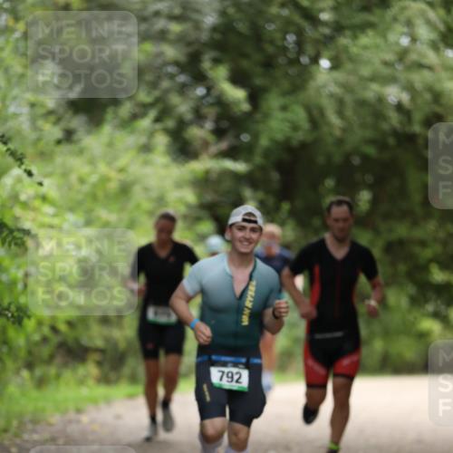 30.08.2026 - Elbe Triathlon Hamburg Antke Förster http://msf.ph/oto/10101366 30.08.2026 11:15:18 Laufen 792 meine-sportfotos.de
