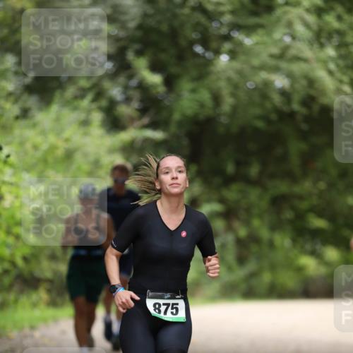 30.08.2026 - Elbe Triathlon Hamburg Antke Förster http://msf.ph/oto/10101374 30.08.2026 11:15:23 Laufen 875 meine-sportfotos.de
