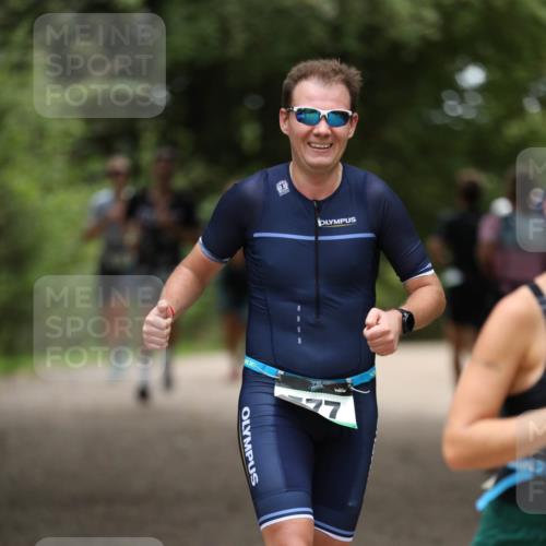 30.08.2026 - Elbe Triathlon Hamburg Antke Förster http://msf.ph/oto/10101388 30.08.2026 11:15:28 Laufen 77 meine-sportfotos.de