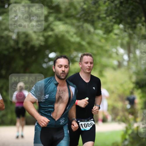 30.08.2026 - Elbe Triathlon Hamburg Antke Förster http://msf.ph/oto/10101400 30.08.2026 11:15:34 Laufen 8127, 1066 meine-sportfotos.de