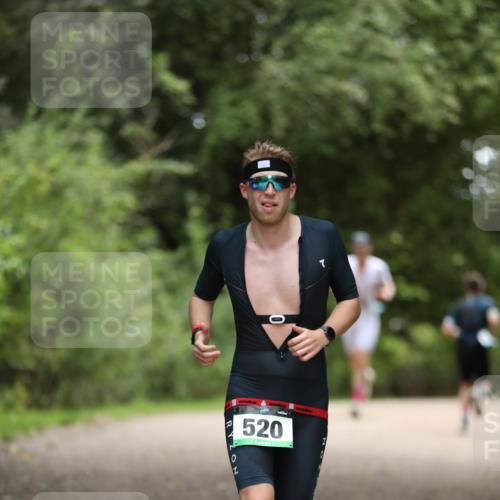 30.08.2026 - Elbe Triathlon Hamburg Antke Förster http://msf.ph/oto/10101412 30.08.2026 11:15:39 Laufen 0, 520 meine-sportfotos.de