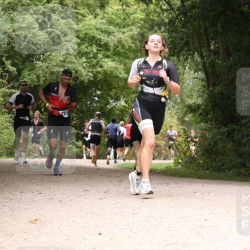 30.08.2026 - Elbe Triathlon Hamburg Antke Förster http://msf.ph/oto/10101413 30.08.2026 11:19:01 Laufen 225 meine-sportfotos.de