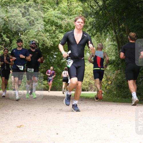30.08.2026 - Elbe Triathlon Hamburg Antke Förster http://msf.ph/oto/10101431 30.08.2026 11:19:11 Laufen 855, 40, 585, 197 meine-sportfotos.de