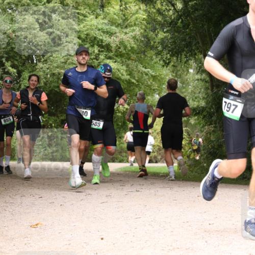 30.08.2026 - Elbe Triathlon Hamburg Antke Förster http://msf.ph/oto/10101435 30.08.2026 11:19:13 Laufen 855, 10, 585, 797 meine-sportfotos.de