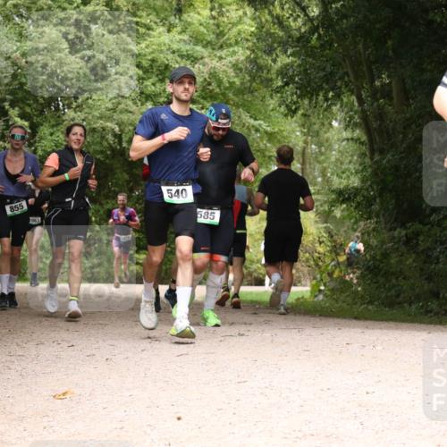 30.08.2026 - Elbe Triathlon Hamburg Antke Förster http://msf.ph/oto/10101437 30.08.2026 11:19:13 Laufen 855, 063, 1279, 540, 585, 2018, 97 meine-sportfotos.de