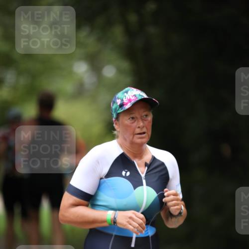 30.08.2026 - Elbe Triathlon Hamburg Antke Förster http://msf.ph/oto/10101444 30.08.2026 11:15:59 Laufen  meine-sportfotos.de
