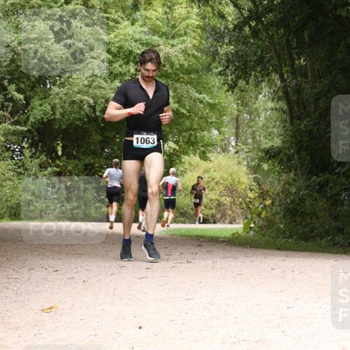 30.08.2026 - Elbe Triathlon Hamburg Antke Förster http://msf.ph/oto/10101457 30.08.2026 11:19:20 Laufen 1063 meine-sportfotos.de