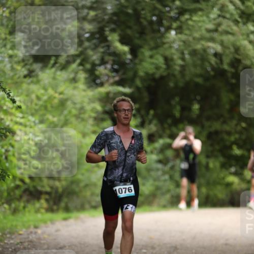30.08.2026 - Elbe Triathlon Hamburg Antke Förster http://msf.ph/oto/10101460 30.08.2026 11:16:26 Laufen 1076 meine-sportfotos.de