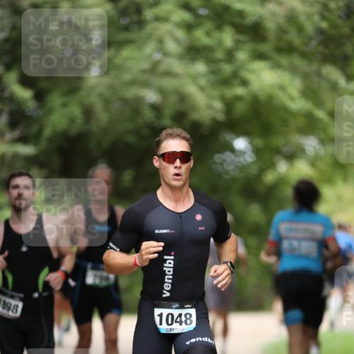 30.08.2026 - Elbe Triathlon Hamburg Antke Förster http://msf.ph/oto/10101478 30.08.2026 11:16:34 Laufen 1898, 88, 040, 1048, 040 meine-sportfotos.de