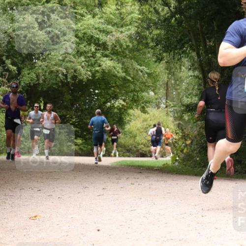 30.08.2026 - Elbe Triathlon Hamburg Antke Förster http://msf.ph/oto/10101483 30.08.2026 11:19:44 Laufen 561, 991 meine-sportfotos.de