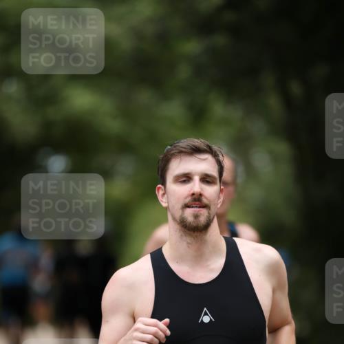 30.08.2026 - Elbe Triathlon Hamburg Antke Förster http://msf.ph/oto/10101488 30.08.2026 11:16:37 Laufen 6, 1898 meine-sportfotos.de