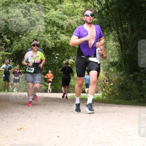 30.08.2026 - Elbe Triathlon Hamburg Antke Förster http://msf.ph/oto/10101489 30.08.2026 11:19:49 Laufen 510, 944 meine-sportfotos.de