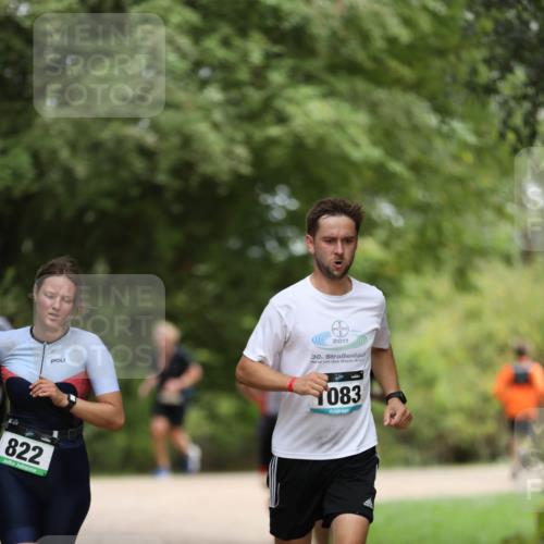 30.08.2026 - Elbe Triathlon Hamburg Antke Förster http://msf.ph/oto/10101506 30.08.2026 11:16:50 Laufen 2011, 30, 822, 1083 meine-sportfotos.de