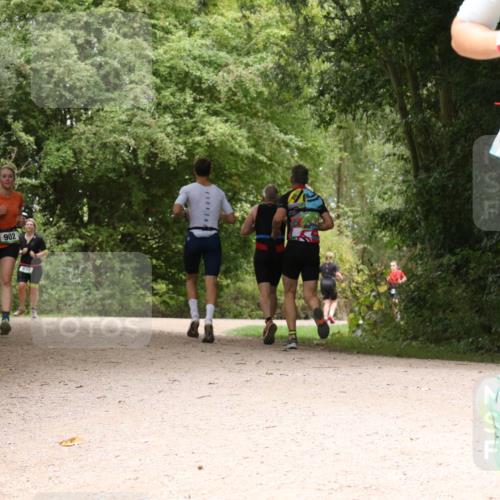 30.08.2026 - Elbe Triathlon Hamburg Antke Förster http://msf.ph/oto/10101511 30.08.2026 11:19:59 Laufen 1035 meine-sportfotos.de