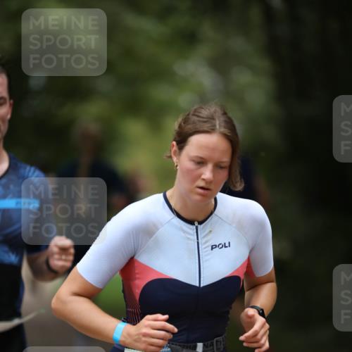 30.08.2026 - Elbe Triathlon Hamburg Antke Förster http://msf.ph/oto/10101514 30.08.2026 11:16:53 Laufen 822 meine-sportfotos.de