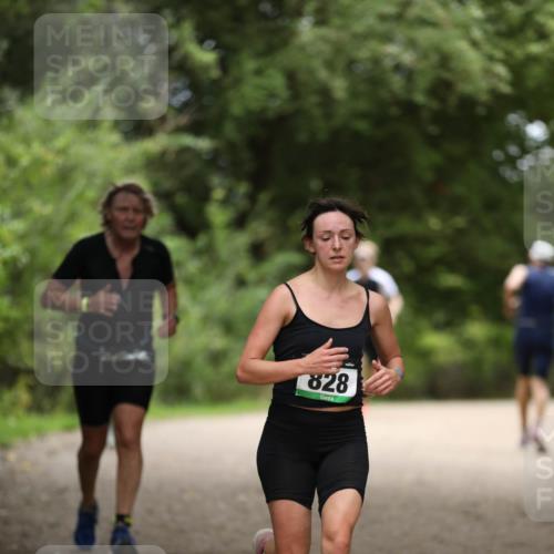 30.08.2026 - Elbe Triathlon Hamburg Antke Förster http://msf.ph/oto/10101528 30.08.2026 11:17:01 Laufen 828 meine-sportfotos.de