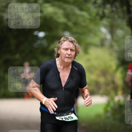 30.08.2026 - Elbe Triathlon Hamburg Antke Förster http://msf.ph/oto/10101538 30.08.2026 11:17:05 Laufen 785 meine-sportfotos.de