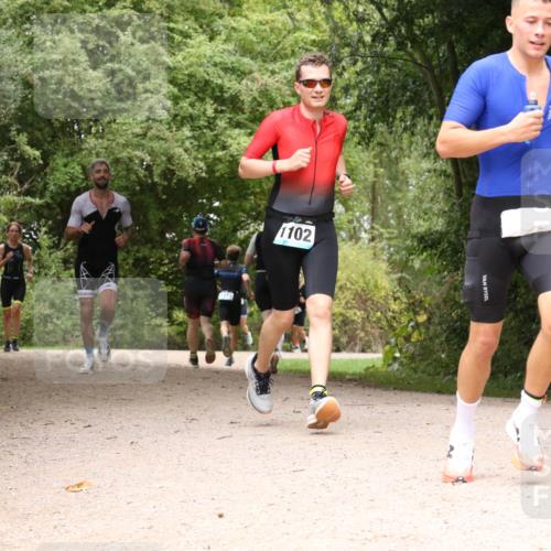 30.08.2026 - Elbe Triathlon Hamburg Antke Förster http://msf.ph/oto/10101541 30.08.2026 11:20:17 Laufen 1102 meine-sportfotos.de