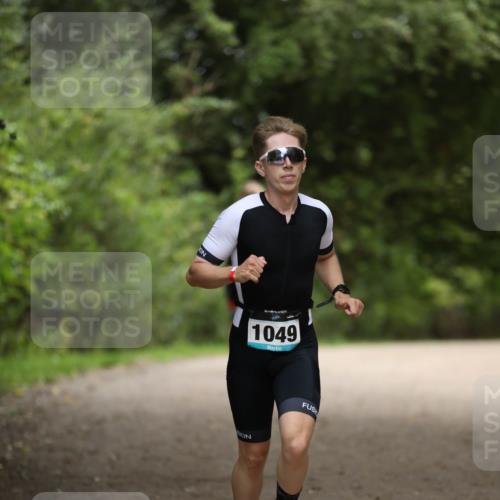 30.08.2026 - Elbe Triathlon Hamburg Antke Förster http://msf.ph/oto/10101544 30.08.2026 11:17:09 Laufen 1049 meine-sportfotos.de