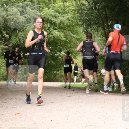 30.08.2026 - Elbe Triathlon Hamburg Antke Förster http://msf.ph/oto/10101553 30.08.2026 11:20:25 Laufen 853, 455, 455, 820 meine-sportfotos.de