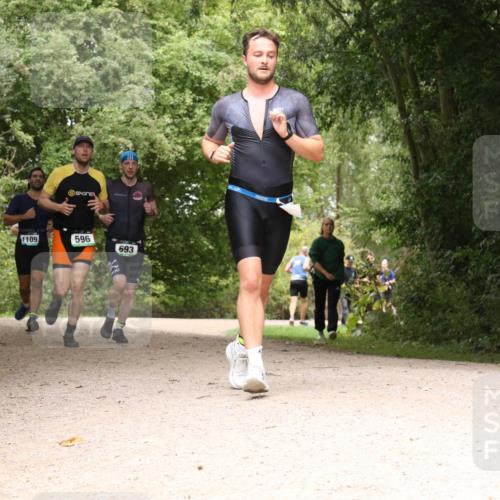 30.08.2026 - Elbe Triathlon Hamburg Antke Förster http://msf.ph/oto/10101583 30.08.2026 11:20:48 Laufen 1109, 596, 693 meine-sportfotos.de