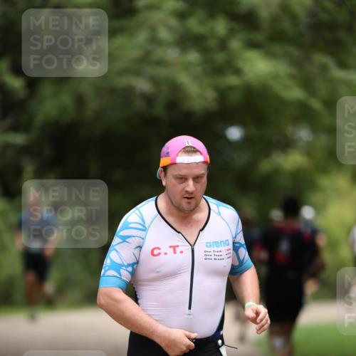 30.08.2026 - Elbe Triathlon Hamburg Antke Förster http://msf.ph/oto/10101612 30.08.2026 11:18:00 Laufen 805 meine-sportfotos.de