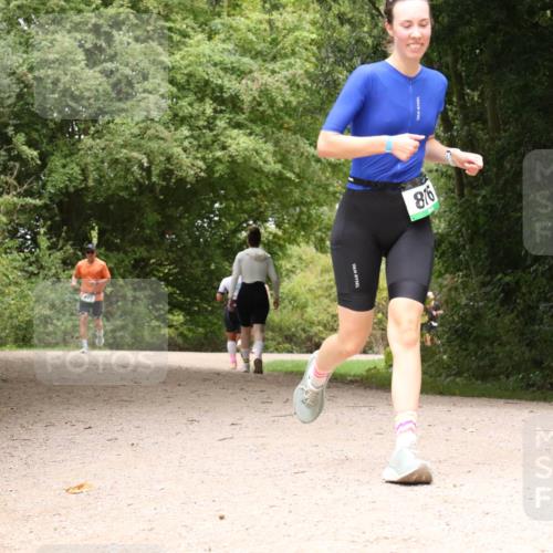 30.08.2026 - Elbe Triathlon Hamburg Antke Förster http://msf.ph/oto/10101613 30.08.2026 11:21:08 Laufen 9, 8 meine-sportfotos.de