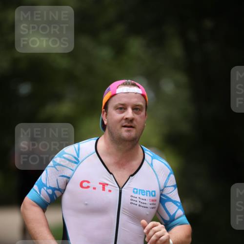 30.08.2026 - Elbe Triathlon Hamburg Antke Förster http://msf.ph/oto/10101616 30.08.2026 11:18:01 Laufen 443 meine-sportfotos.de