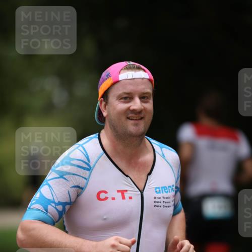 30.08.2026 - Elbe Triathlon Hamburg Antke Förster http://msf.ph/oto/10101618 30.08.2026 11:18:01 Laufen 443 meine-sportfotos.de